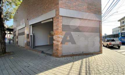 Salão Comercial na Rua Tiradentes, no Centro de Suzano/SP.