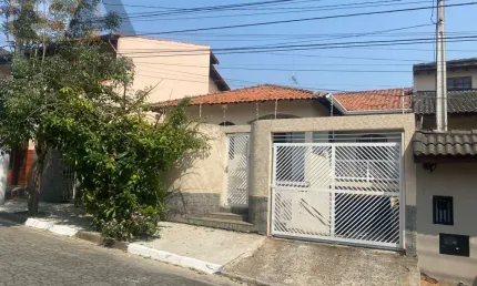 CASA RESIDENCIAL em Jardim Carlos Cooper - Suzano, SP