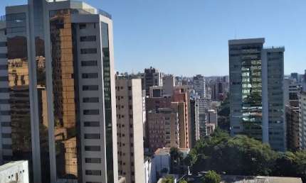 Excelente oportunidade de investimento, linda cobertura com maravilhosa vista com 360 graus.