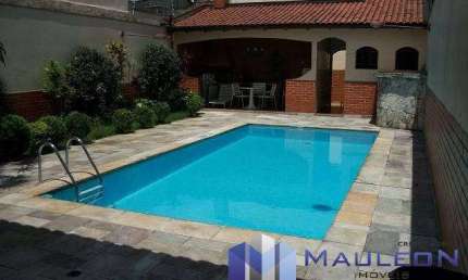 Casa assobradada com piscina - Excelente localização !!!