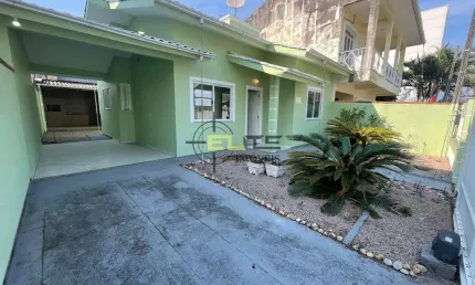 Casa à venda, com 03 quartos, 01 suíte e tem edícula no Madri, Palhoça - PODE SER FINANCIADO