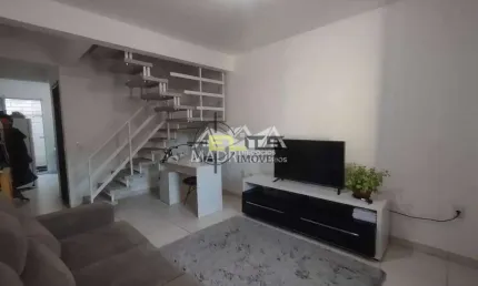 Sobrado à venda, com 02 dormitórios no Bela Vista - Palhoça