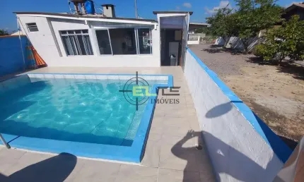 Casa  à venda, com Piscina de 02 dormitórios, sendo 01 suíte na Pinheira - Palhoça