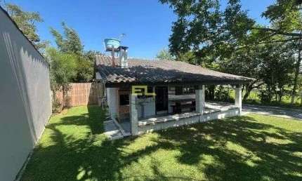 Casa à venda, porteira fechada de 3 dormitórios, perto das praias do Maciambu e praia do sonho, em