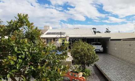 Casa à venda, na praia do Sonho, semi-mobiliada, de 3 dormitórios e piscina na Enseada de Brito, em