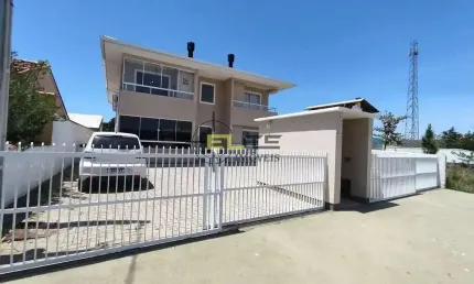 Apartamento à venda, mobiliado de 3 dormitórios (1  suíte) com sacada fechada e churrasqueira na Pr