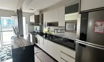 Apartamento à venda, mobiliado de 02 dormitórios (01 suíte), sacada com churrasqueira no Pagani - P