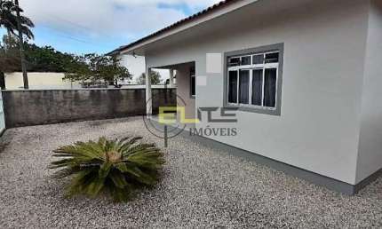 Casa à venda, com 02 dormitórios na Fazenda da Armação - Governador Celso Ramos