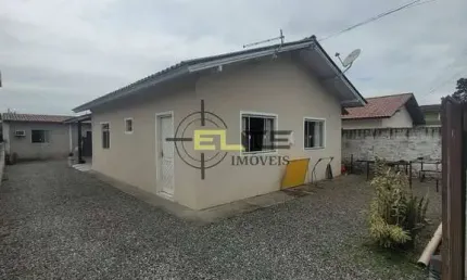 Casa à venda, com edícula, de 03 dormitórios (sendo 01 suíte) na Barra do Aririú - Palhoça