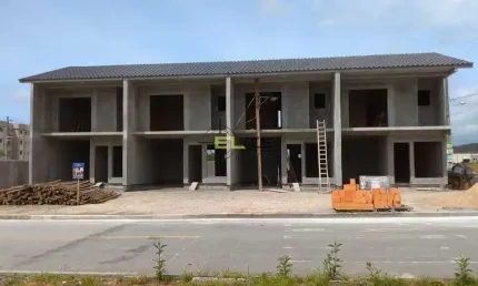 Casa com 2 quartos à venda na Rua Osmar Cassemiro De Souza, 2027, Sertão do Maruim, São José
