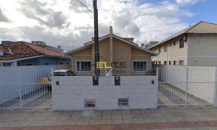 Casas geminadas à venda, de 2 dormitórios, sendo 1 suíte na Barra do Aririú, em Palhoça/SC