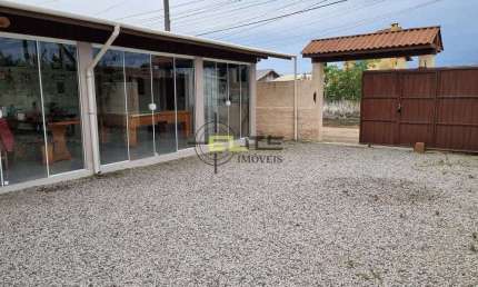 Casa de 4 dormitórios, MOBILIADA, na Passagem do Maciambu/Palhoça.