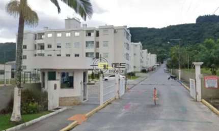 Apartamento MOBILIADO de 2 dormitórios com sacada em Fundos/Biguaçu.