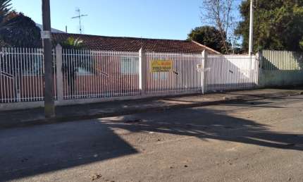 CASA COM 3 QUARTOS SENDO UM SUITE   COM HIDROMASAGEM