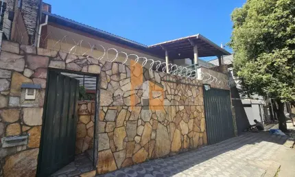 Casa com 3 quartos à venda na Rua Zurick, 735, Nova Suíssa, Belo Horizonte