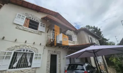 Casa com 4 quartos à venda na Rua do Serro, 1083, Centro, Santa Luzia