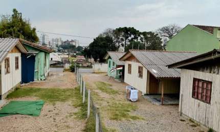 Terreno ZR4 para venda no Capão Raso com 420m² - TE372