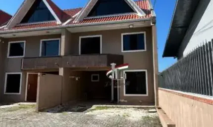 Sobrado para venda no Novo Mundo com 4 quartos e 190m² Curitiba - SO397