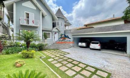 Luxuosa casa em condomínio à venda em Cotia-SP, São Paulo II: 4 quartos, 4 suítes, 3 salas, 6 banheiros, 8 vagas de garagem, 632,26m².
