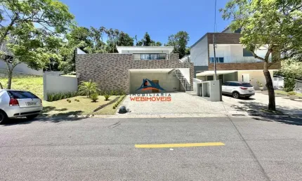 Imóvel de alto padrão: Casa em condomínio com 3 suítes e 321m² na Granja Viana, Cotia-SP. Venha conferir!