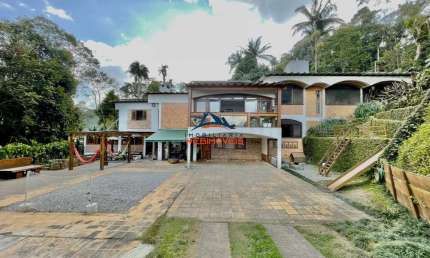 Casa em condomínio fechado com 3 quartos à venda na Rodovia Regis Bittencourt, 5626, Jardim Salete, Taboão da Serra por R$ 2.190.000