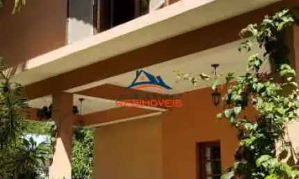 Casa de alto padrão em condomínio à venda em Cotia-SP: 3 quartos, 1 suíte, 5 salas, 2 banheiros, 7 vagas de garagem, 350m².