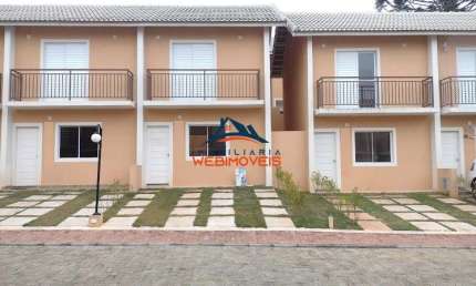 Excelente casa em condomínio fechado com bastante área verde, ótimo para lazer com a família, fica próximo ao centro comercial do Tijuco Preto.