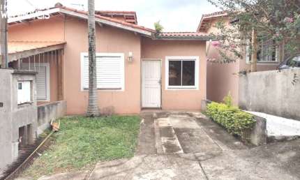 Casa em Condomínio de Alto Padrão em Cotia-SP - 2 quartos, 2 salas, 1 banheiro, 2 vagas de garagem - Imperdível!