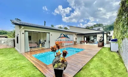 Casa à venda em Cotia-SP, Chácara Eliana: 3 quartos, 3 suítes, 3 salas, 3 vagas, 277,47m². Confira!