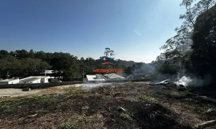 Terreno à venda em Cotia-SP, Vila Santo Antônio: 927,92 m² de área! Aproveite essa oportunidade!