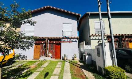 Venda de Casa em Condomínio Exclusivo em Cotia-SP, Bairro Los Alamos: 2 Quartos, 2 Salas, 2 Banheiros, 2 Vagas, 62m².