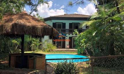 Casa de luxo à venda ou locação na Granja Viana, Chácara São João: 3 quartos, 3 suítes, 3 salas, 5 banheiros, 6 vagas, 698,75 m².