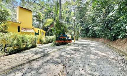 Casa em Condomínio de Luxo em Taboão da Serra-SP: 3 Quartos, 1 Suíte, 4 Salas e 485,50m² - Venda ou Locação no Jardim Três Marias