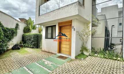 Casa de Luxo em Condomínio no Parque Rincão, Cotia-SP: 4 Quartos, 2 Suítes, 3 Salas, 3 Banheiros, 2 Vagas de Garagem e 180,25m² de Área.