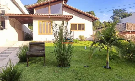 Casa em Condomínio de Luxo no Jardim Europa: 2 quartos, 2 suítes, 2 salas, 3 banheiros, 3 vagas - Vargem Grande Paulista-SP
