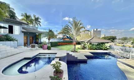 Casa de Luxo à Venda em Carapicuíba-SP: 4 Quartos, 4 Suítes, 4 Salas, 9 Banheiros, 5 Vagas e 711,64m²!