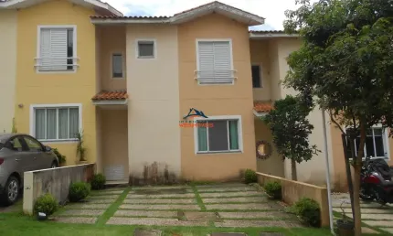 Aluguel de Casa em Condomínio de Alto Padrão em Cotia-SP, Chácara Ondas Verdes: 3 Quartos, 1 Suíte, 2 Salas, 3 Banheiros, 2 Vagas, 97m².