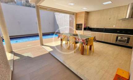 Casa em Condomío Fechado com piscina e churrasqueira codigo: 81863