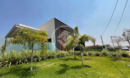 Casa Térrea com 4 suítes, churrasqueira e piscina codigo: 82551
