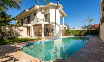 Casa com 5 quartos à venda na Rua Itapeva, Itacorubi, Florianópolis