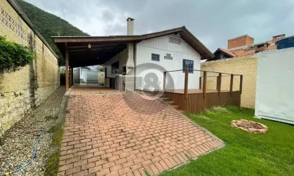 Casa com 3 quartos à venda na Rua Durval Pires da Cunha, Sambaqui, Florianópolis
