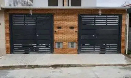 Casa com 3 quartos à venda na Rua Icapará, 68, Vila Arriete, São Paulo por R$ 740.000