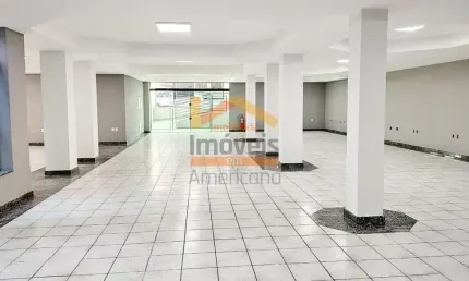 Salão Comercial de Alto Padrão para Locação em Americana-SP, Bairro Paraíso: 2 Salas, 6 Banheiros, 480m² de Área.