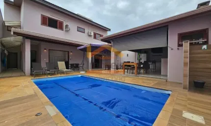 Casa à venda em Americana-SP, bairro Werner Plaas: 3 quartos, 1 suíte, 3 banheiros, 4 vagas de garagem, 317m². Confira já!