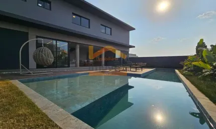 Casa de luxo em condomínio à venda em Americana-SP, Jardim Pau Brasil: 3 suítes, 4 banheiros, 4 vagas - 250m².
