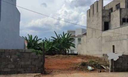 Terreno à venda em Americana-SP no Residencial Horto Florestal Jacyra I com 300,00 m² de área.