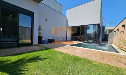 Casa de alto padrão em condomínio com 3 quartos e 180m² no Jardim Solar das Esmeraldas, Nova Odessa-SP! Venha conferir!