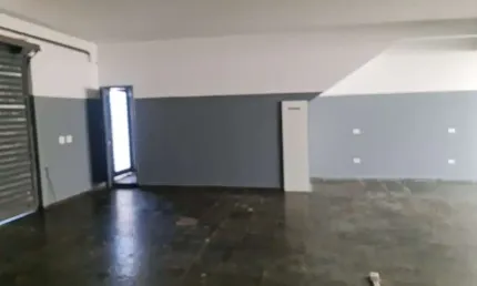 Salão Comercial de 150m² com 2 Banheiros e 3 Vagas de Garagem para Locação em Americana-SP, na Chácara Girassol