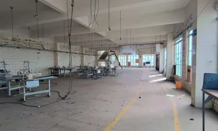 Salão Comercial de Alto Padrão na Vila Dainese, Americana-SP: 10 Salas, 20 Banheiros, 4 Vagas, 2.400m² de Área. Venha Conferir!