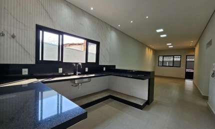 Imperdível! Casa à venda em Americana-SP, bairro Conserva, 3 quartos, 1 suíte, 2 salas, 3 banheiros, 190m² de área.